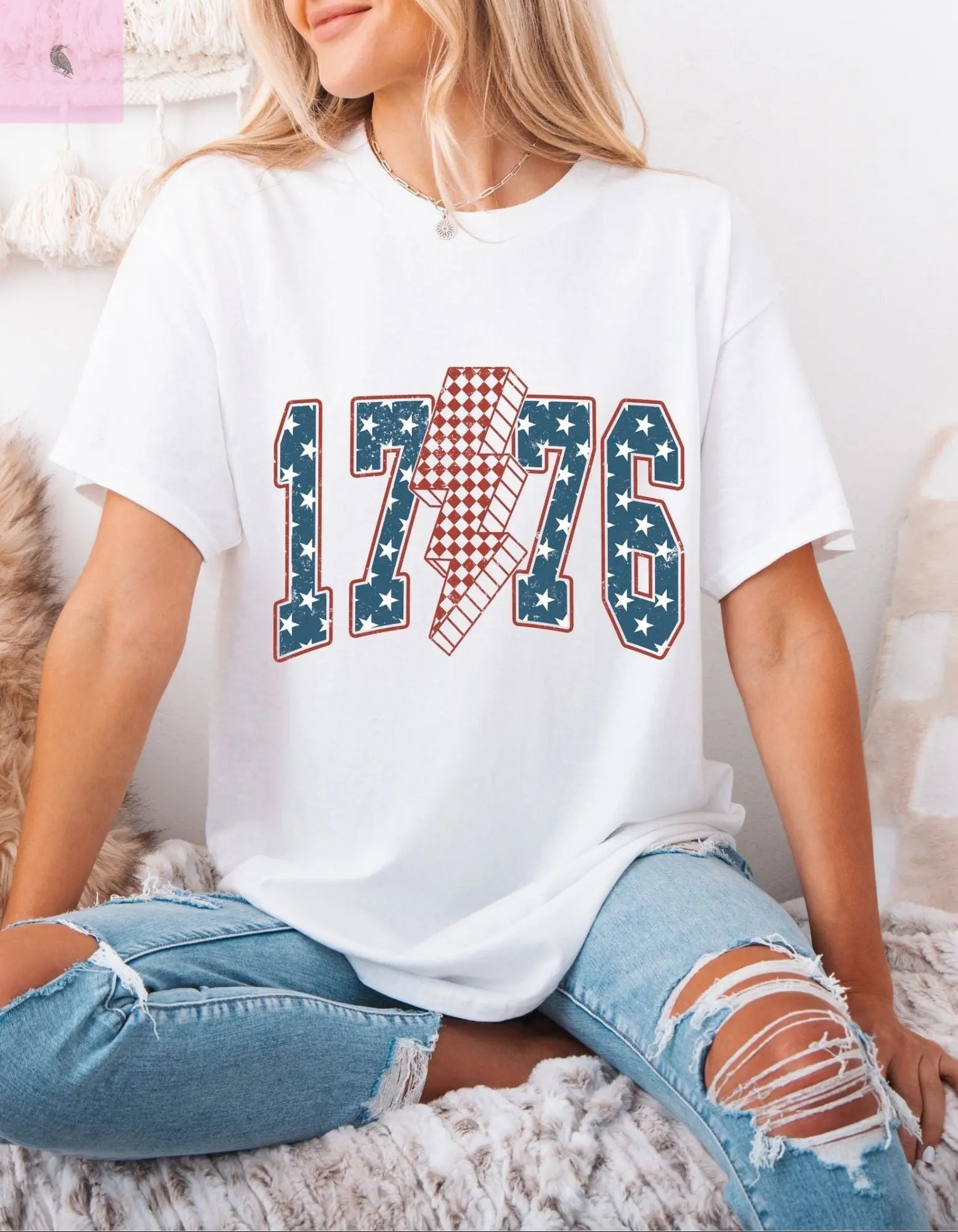 Unisex Softstyle T-Shirt - Retro 1776 American Flag 4th of july Design The flirty crow