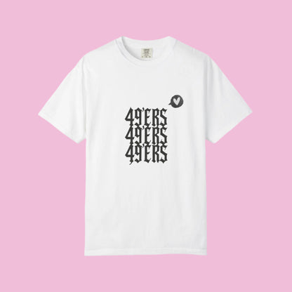 Vintage 49ers  Unisex T-Shirt - The flirty crow