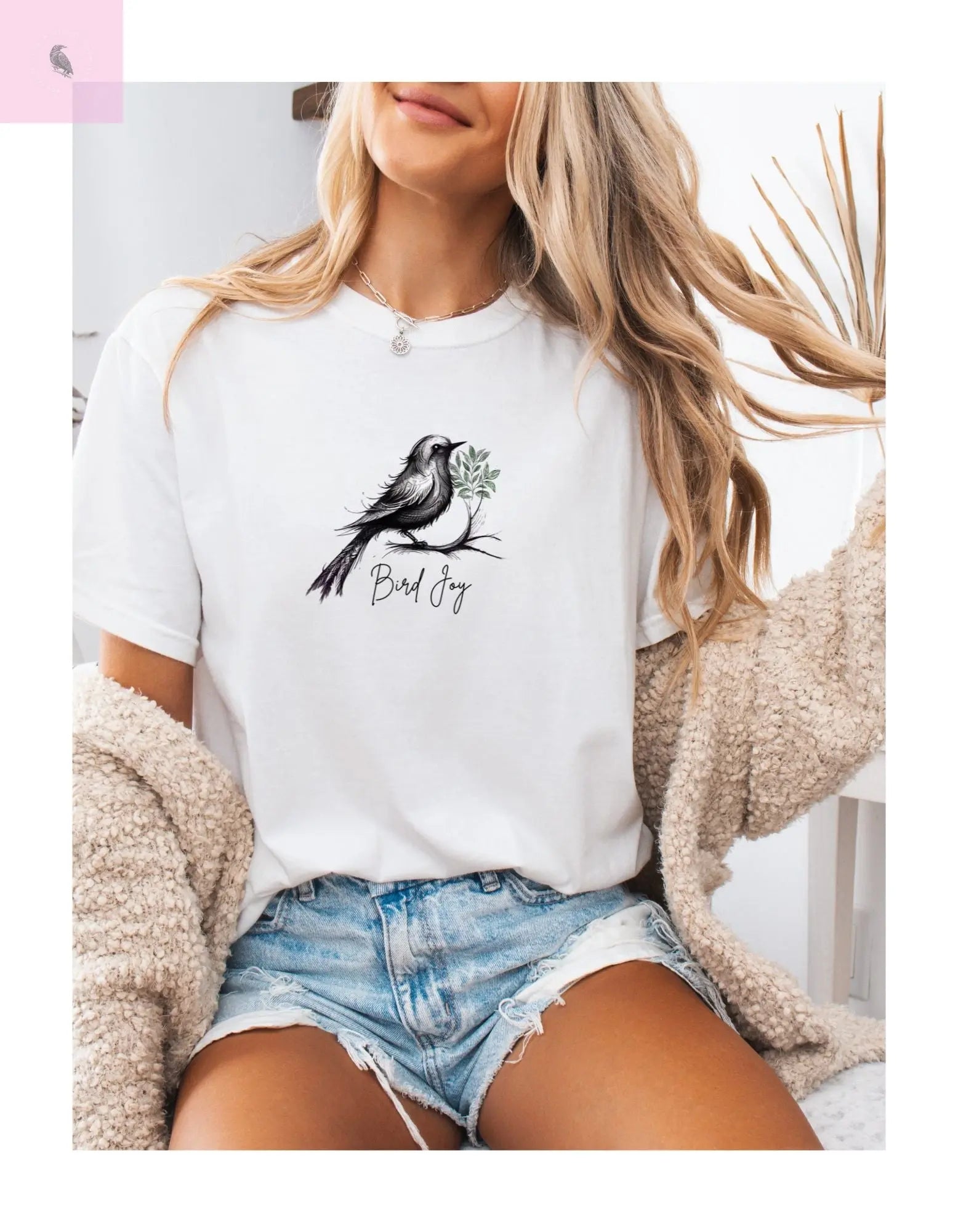 Bird Lover T-Shirt - Unisex Tee The flirty crow