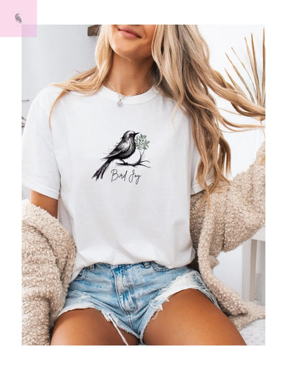 Bird Lover T-Shirt - Unisex Tee The flirty crow