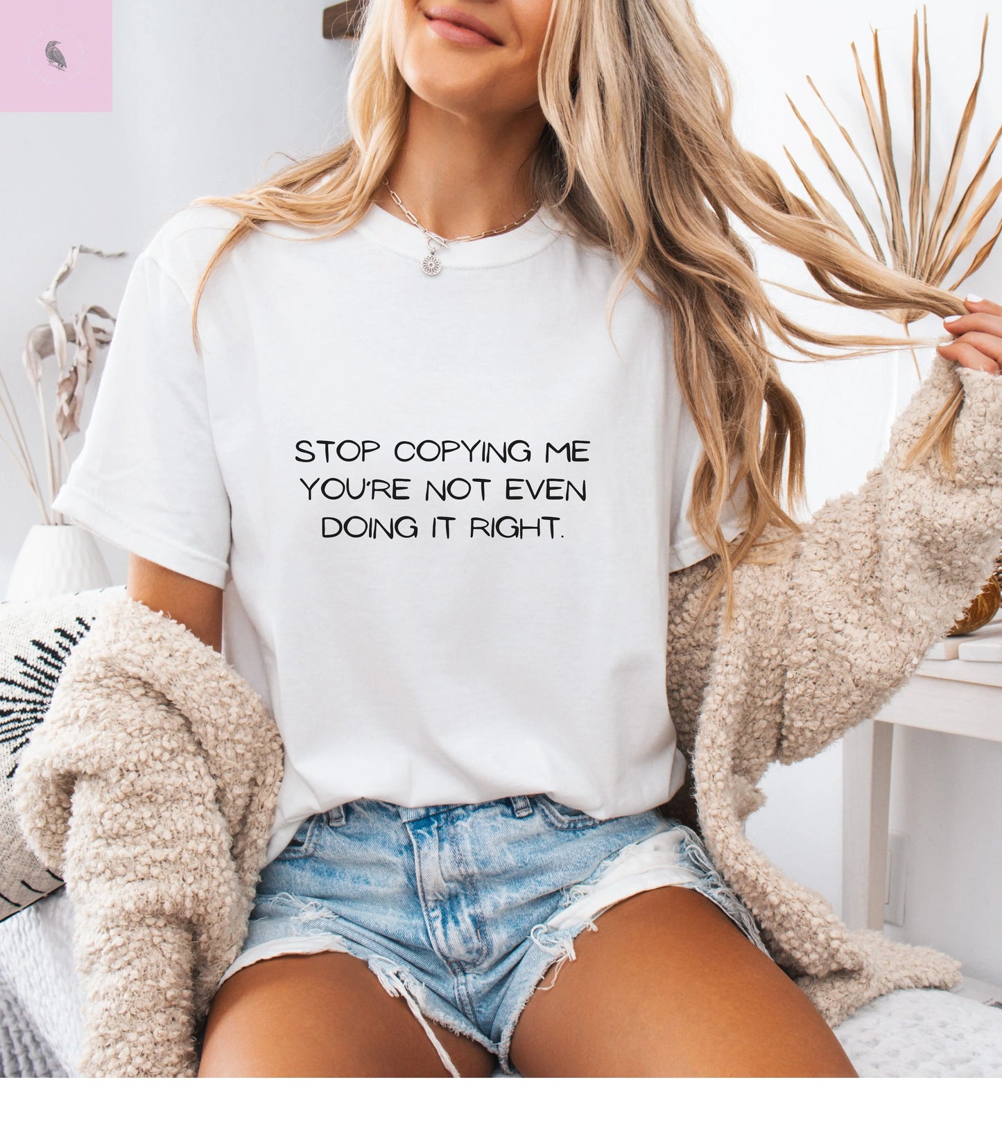 Graphic Unisex Tee - Fun and Playful Design The flirty crow